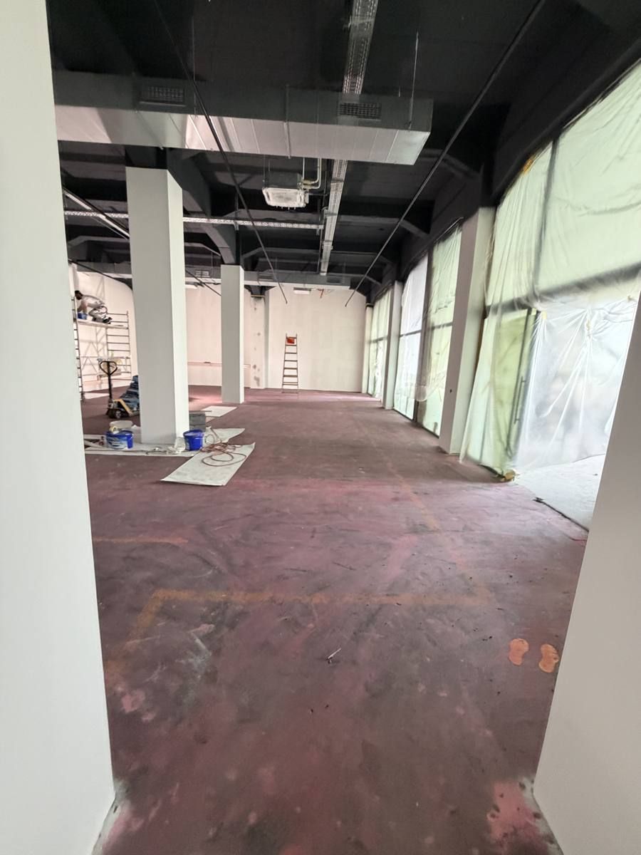 Loft mit Glasfront im Ausbau